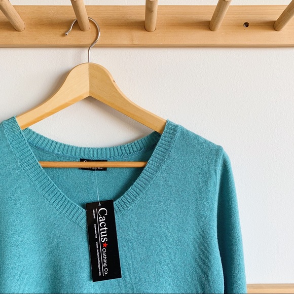 NWT V-Neck Sweater - Picture 1 of 4